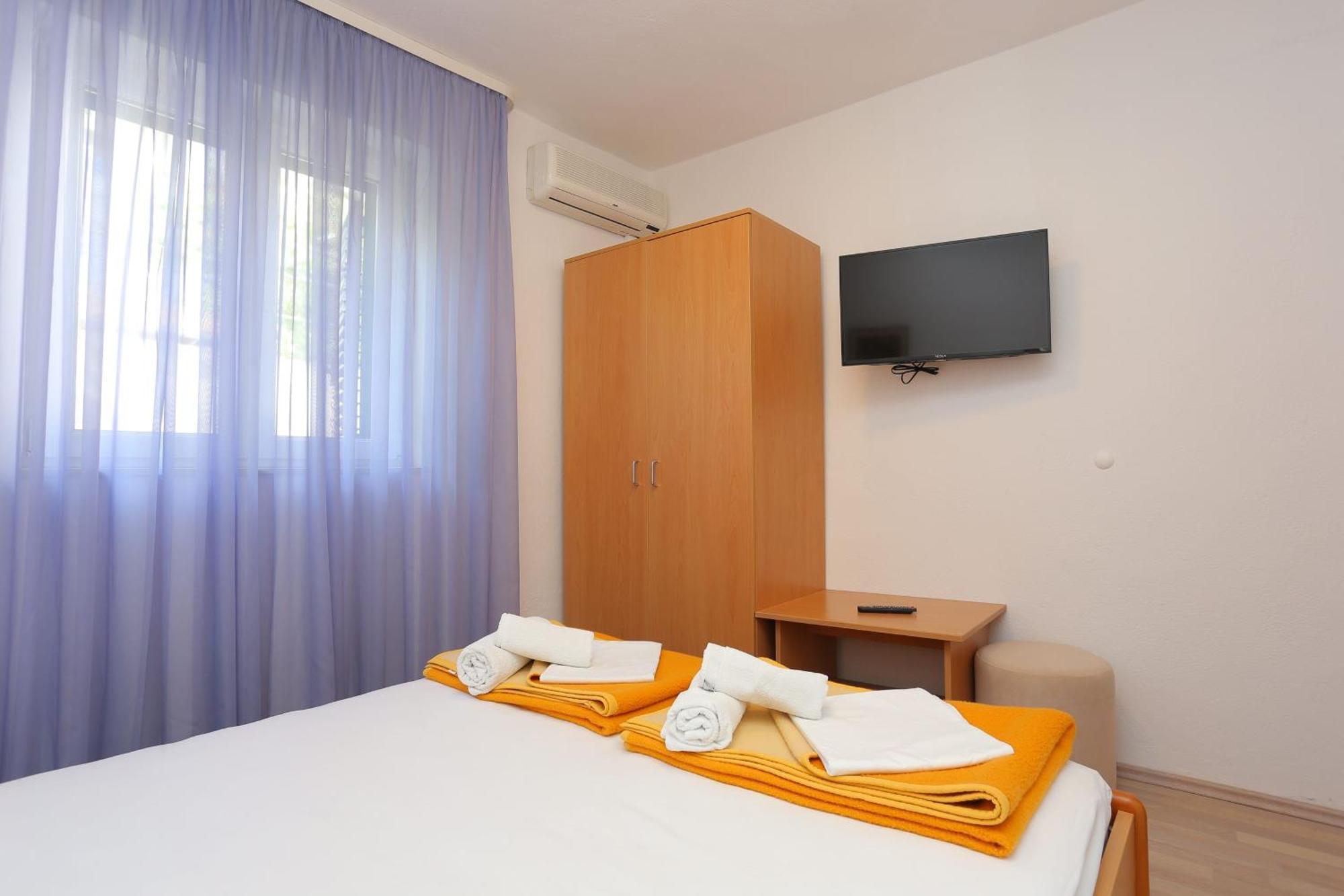 Apartments And Rooms With Parking Space Tucepi, Makarska - 5263 Tučepi Exterior foto